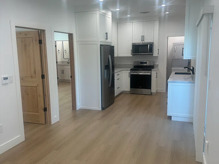 11337 Utopia Ave — Photo 17