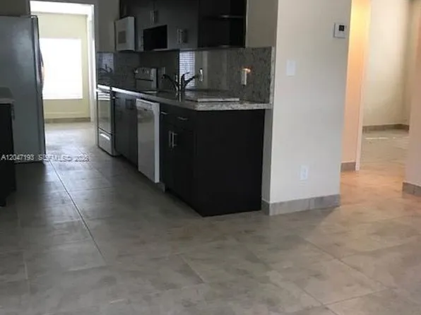 1632 NE 183rd St #1632, Miami, FL 33179