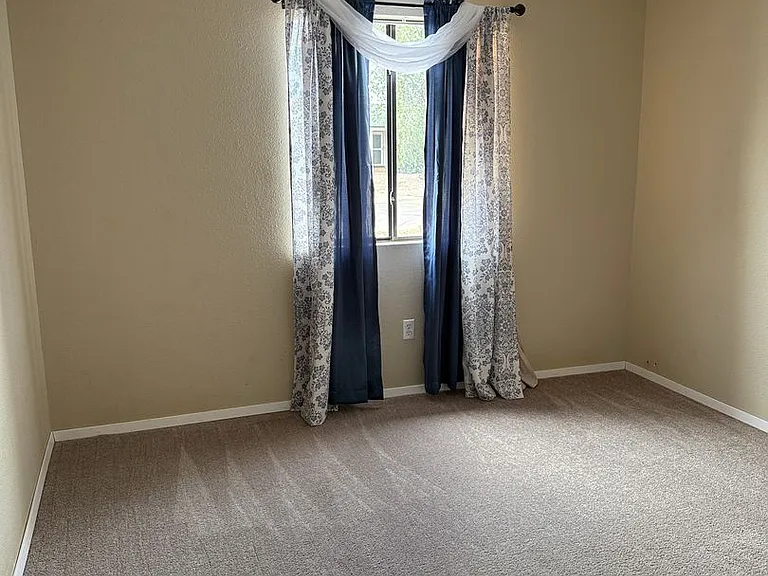 602 Mercury Ave — Photo 17