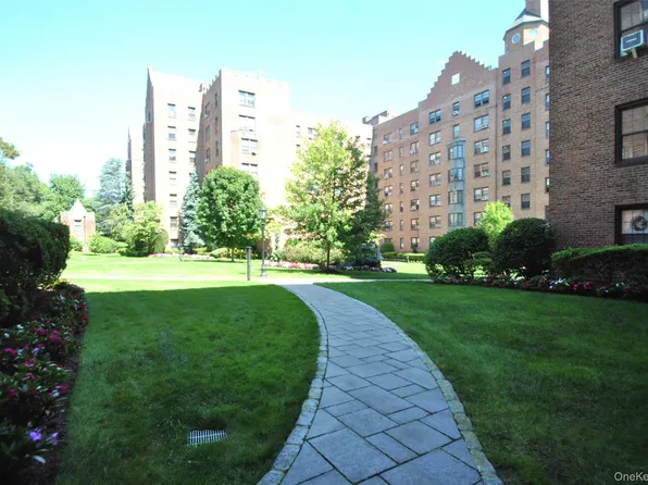 198 Garth Road #3C, Scarsdale, NY 10583
