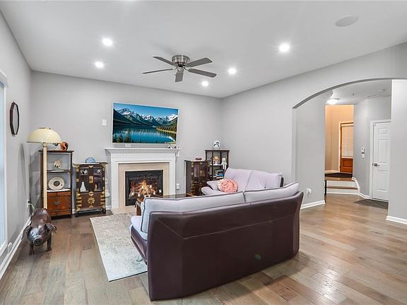 3rd image of 1067 Brownstone Dr #23