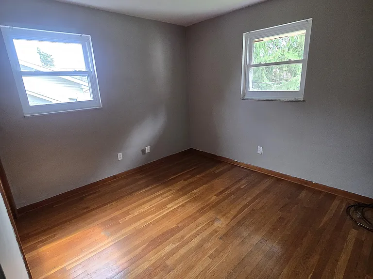 235 S Liberty St — Photo 4