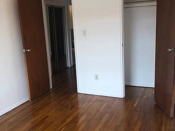 5th image of 3128 74th St