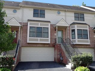 307 Woodcrest Dr, Coraopolis, PA 15108