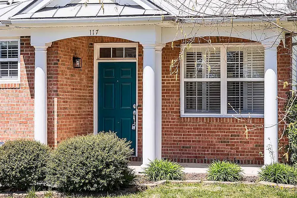 3 bed, 2316 sqft, $1,945 — Photo 4