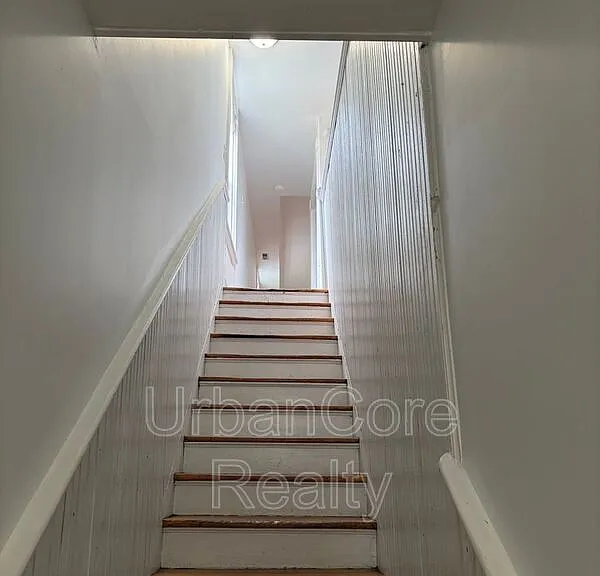 621 N 31st St #B — Photo 4
