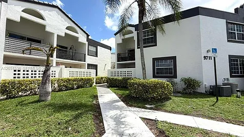9711 Fontainebleau Blvd Photo 1