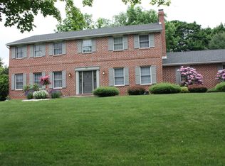 1875 Maplewood Ln, Allentown, PA