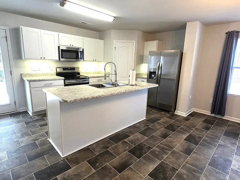 824 Conductor Ct — Photo 2