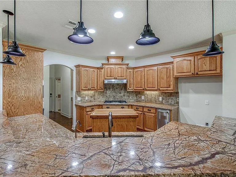 15701 Timber Creek Ln — Photo 11