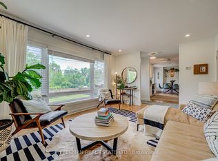 26 Edgeware Dr, Toronto, ON M8W 1T5