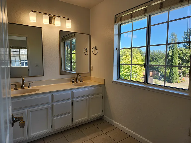 2179 Zinfandel Ave — Photo 25