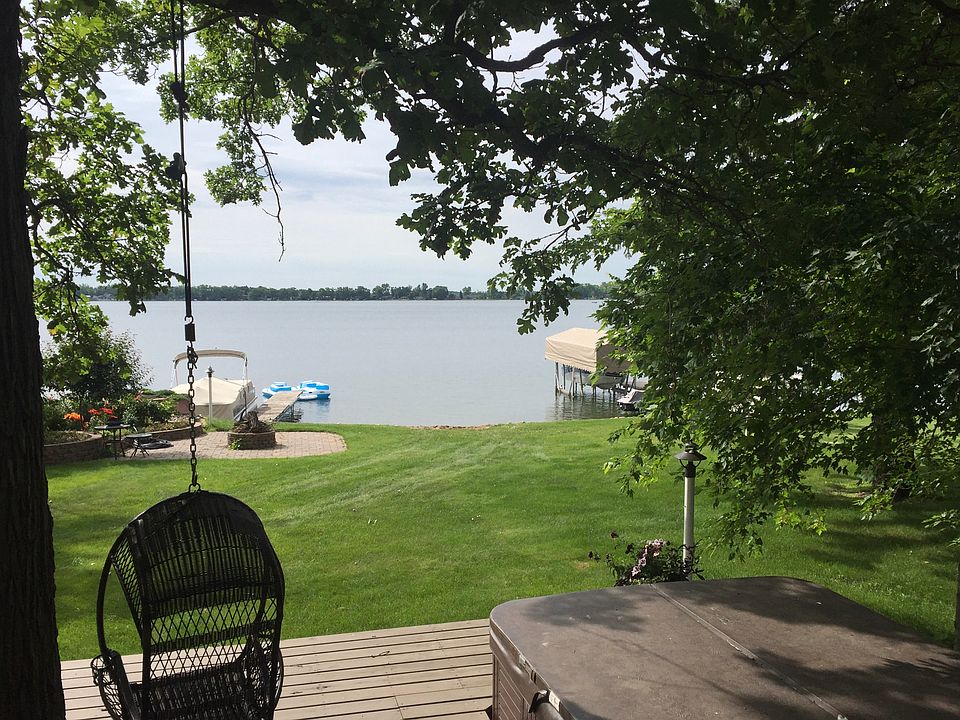 Irresistible Lake Living
