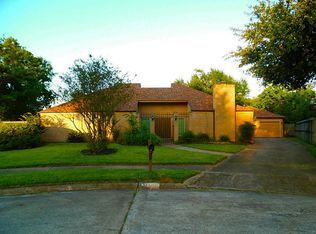 11302 Overbrook Ln, Houston, TX 77077