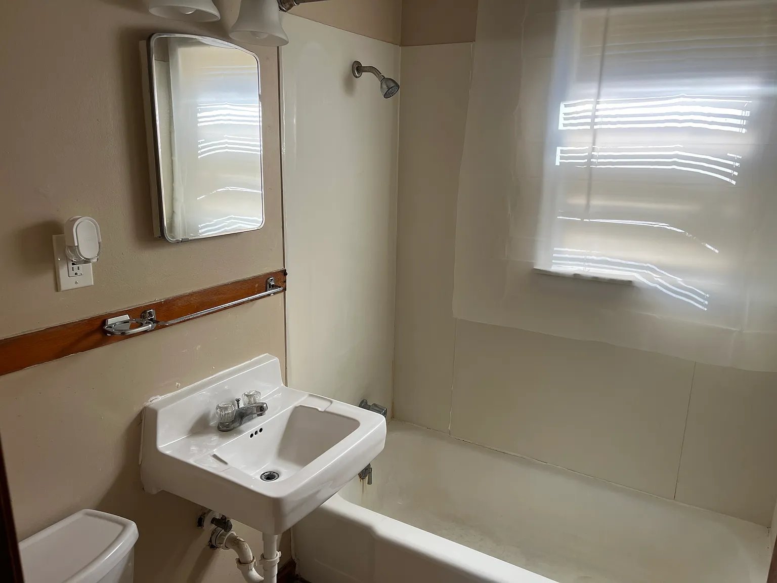 Studio, 450 sqft, $425 — Photo 2