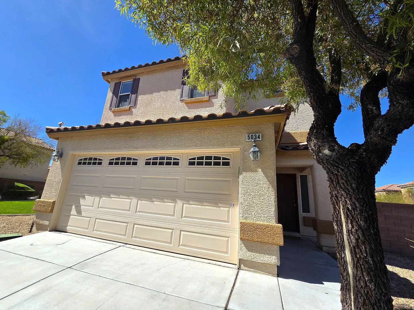 2 Story 3Bedroom Available 5034 Aesop — Photo 2