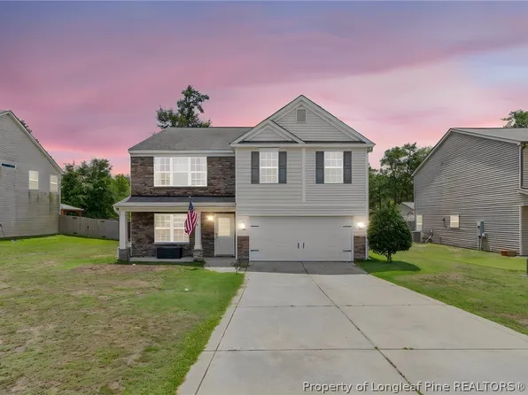 1454 Laguardia Dr, Hope Mills, NC 28348