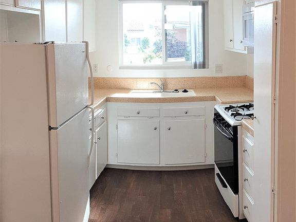 3rd image of 4070 Mississippi St APT 8