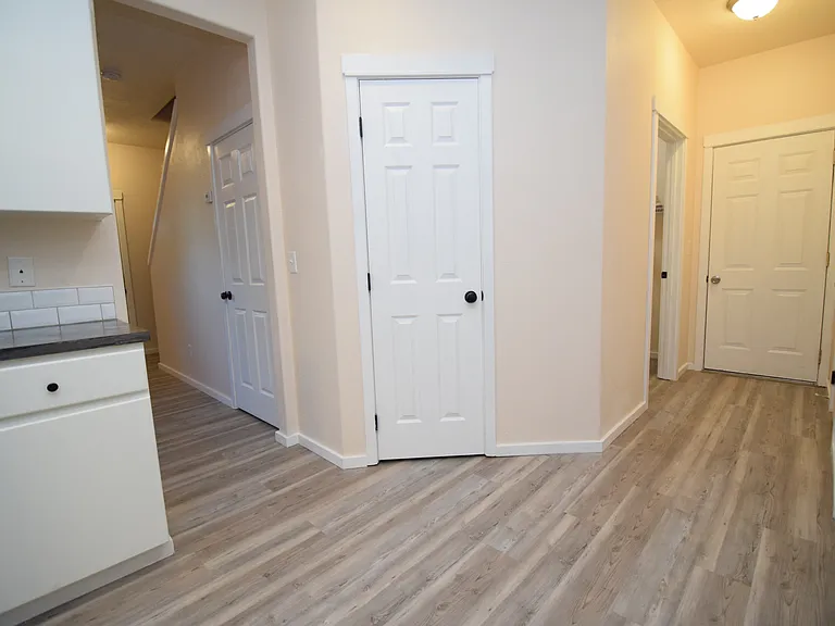 18528 SW McClarey Dr — Photo 6