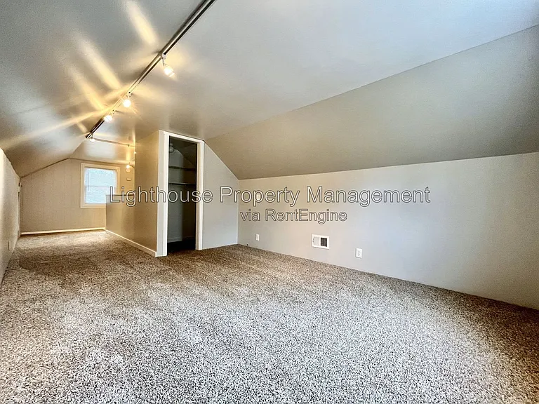 809 Eastern Ave NE — Photo 16