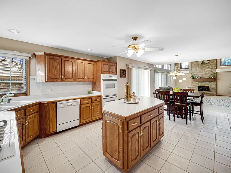 15538 Royal Glen Ct — Photo 4