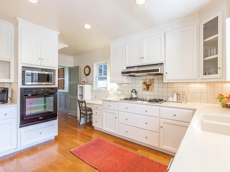1655 Scott St — Photo 8