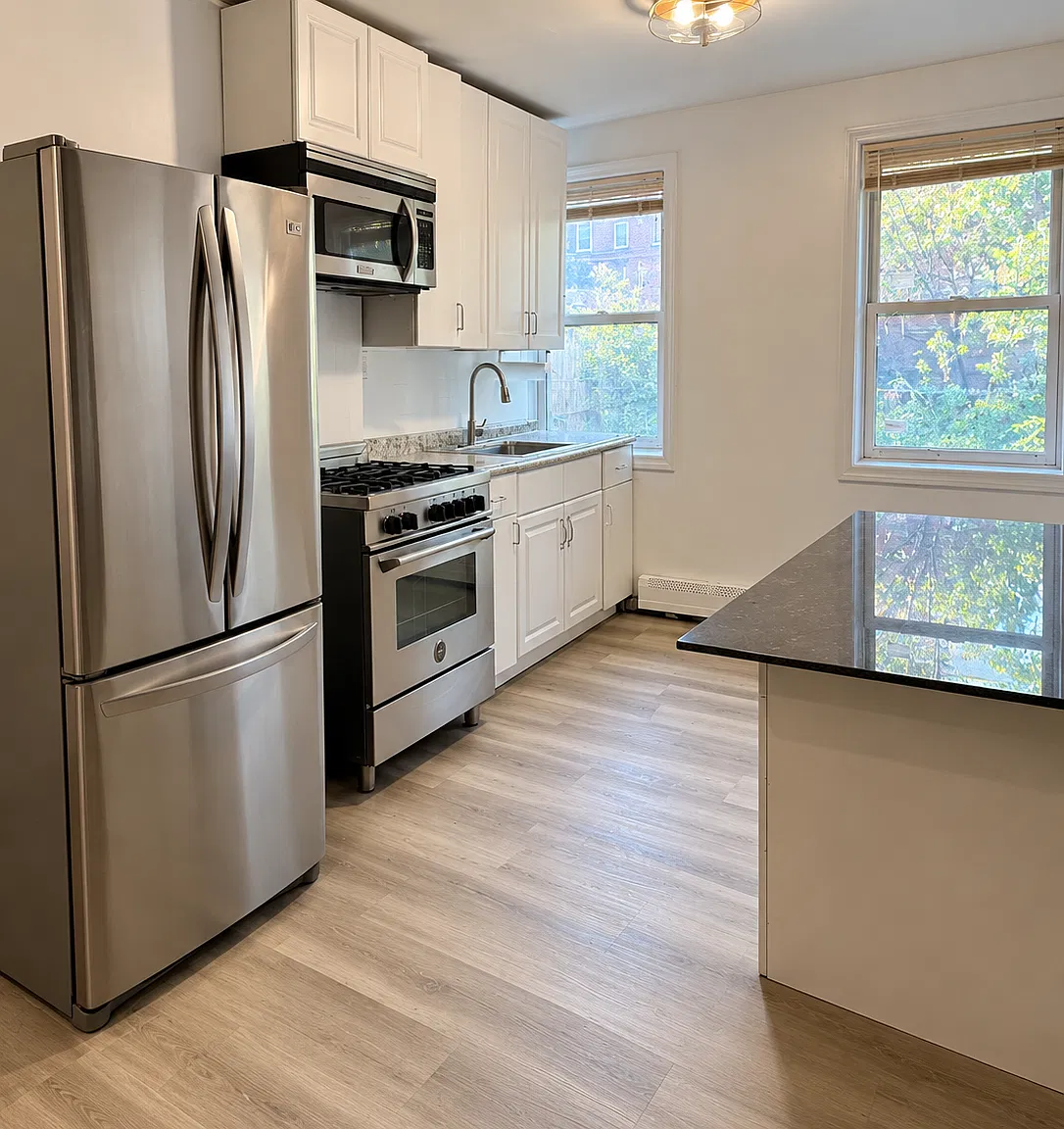 1 bed, 1.5 bath, 650 sqft, $2,000 — Photo 2