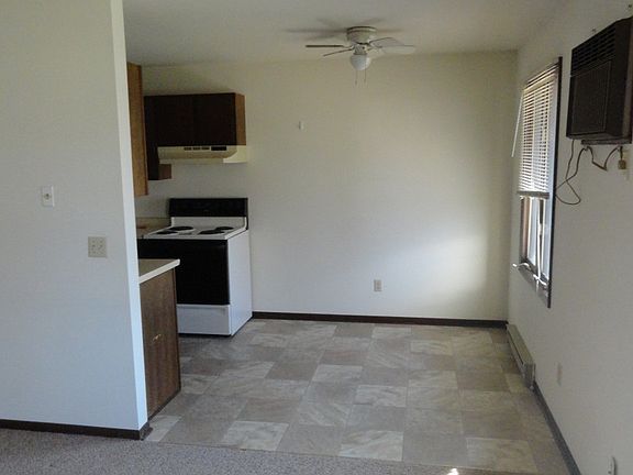 5th image of 1016 Parkwood Ln #4