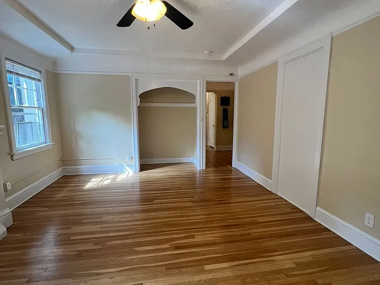 Flanders Apartments — Photo 49