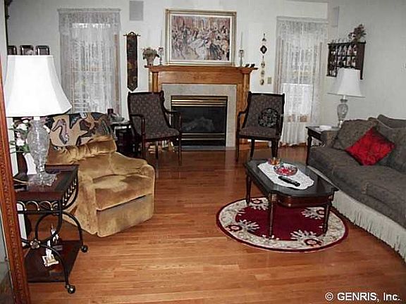 4th image of 490 Bram Hall Dr