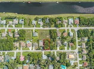 1525 SW Underwood Ave, Port Saint Lucie, FL 34953
