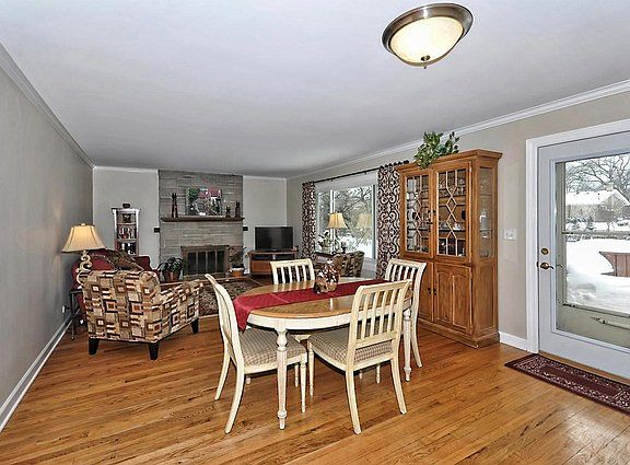 5th image of 109 E Berkshire Ln