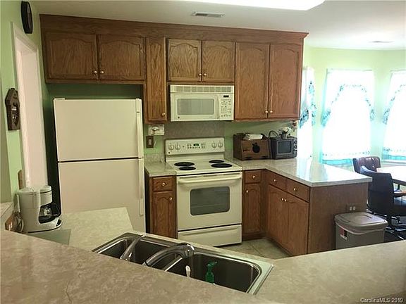 4th image of 409 Deerfield Dr