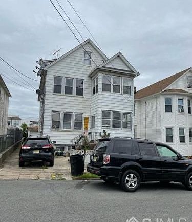 3rd image of 117 Genessee Ave