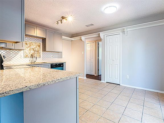5th image of 5401 Wyrick Ln
