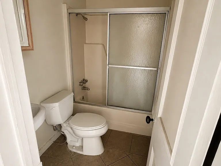 1322 E Ann Arbor Ave — Photo 5