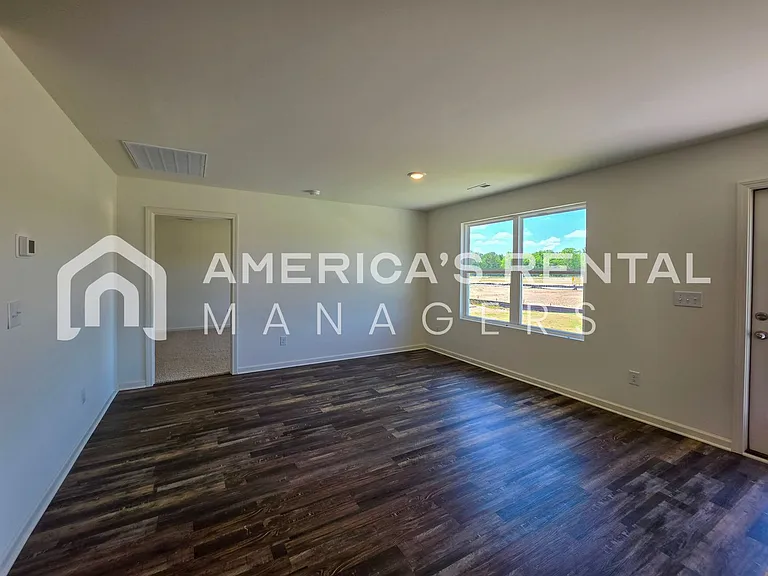 324 Oakmont Cir — Photo 22