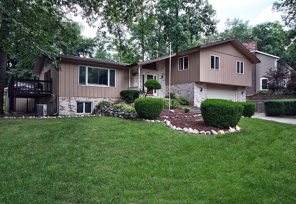 1st image of 27087 Killian Ln