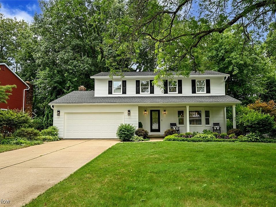 1st image of 425 Red Rock Dr