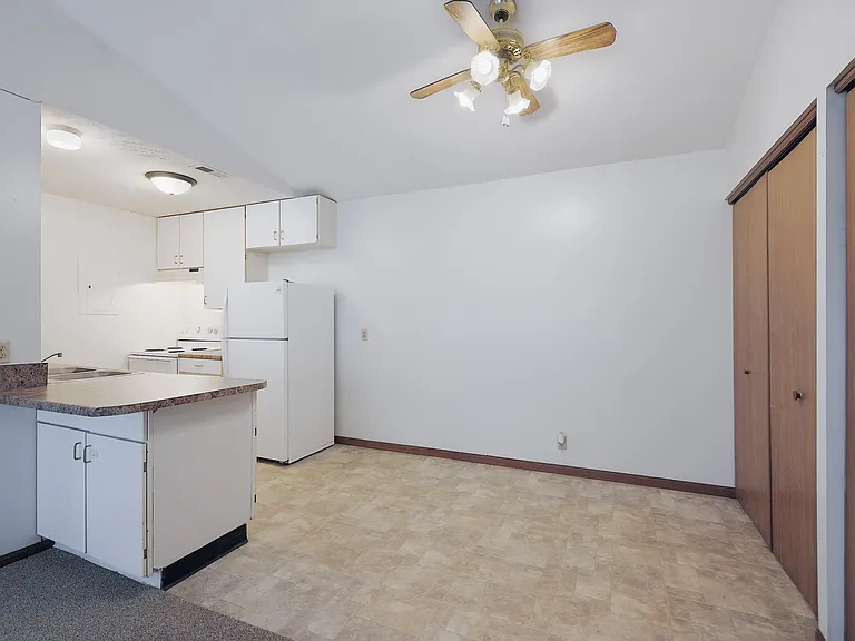 2221 S Street — Photo 28