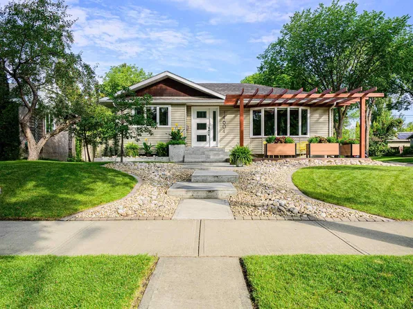 14604 92a Ave NW, Edmonton, AB T5R 5E6