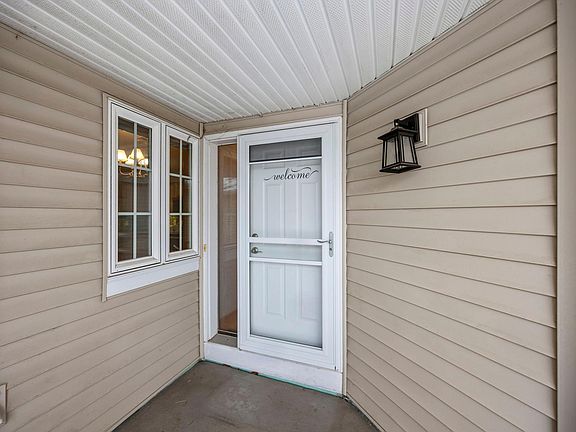 2nd image of 17498 Deerfield Dr SE