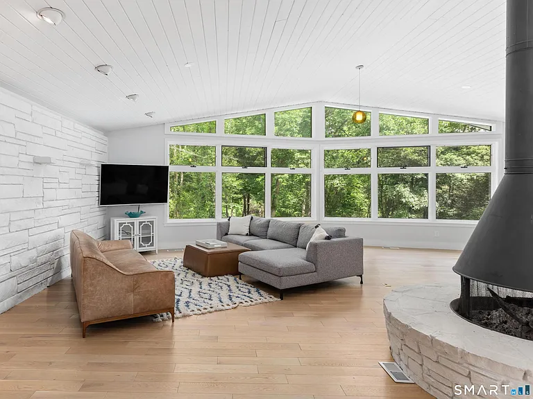 33 Little Fox Ln — Photo 8