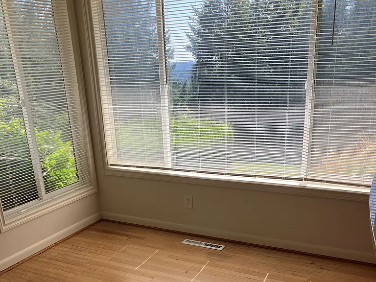 10400 SE Hillcrest Dr — Photo 6