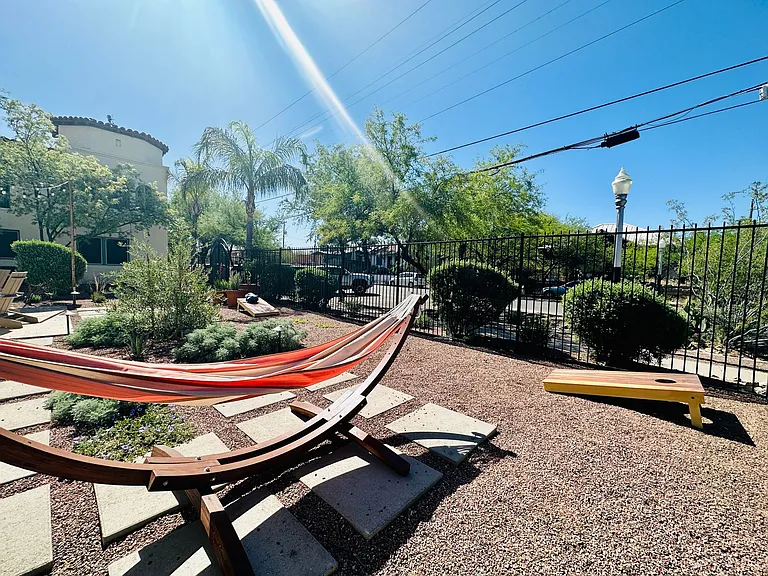 Don Martin Historic Apartments! — Photo 7