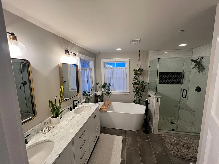 579 Whitney Rd — Photo 8