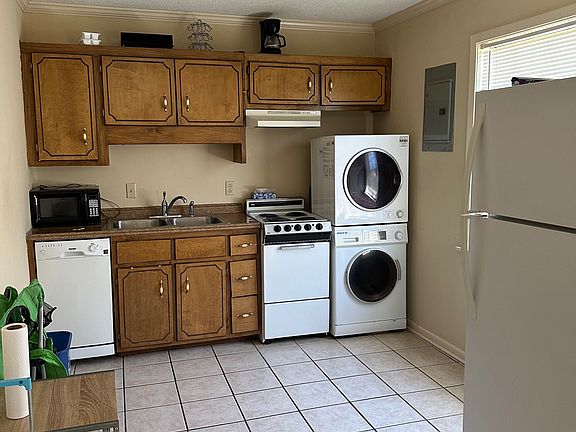 5th image of 318 Christman Dr