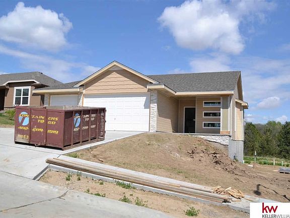 2nd image of 436 Eastwood Dr