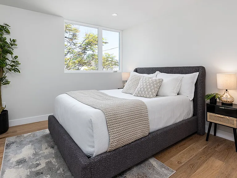 Brand New Luxury 2026 Construction Homes In Silverlake! — Photo 17