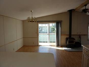 4th image of 304 SE Poat Ave